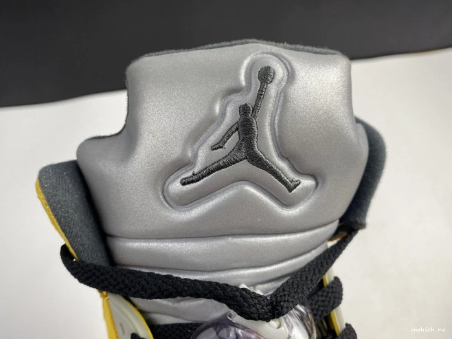 Chep Onekick Jordan 454783-701 Air Tokyo Retro 5 T23 0724